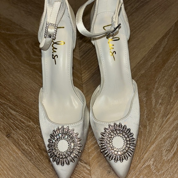 NWOT Lulus Bradleyy White‎ Satin Pointed-Toe Ankle Strap Pumps - Picture 5 of 6
